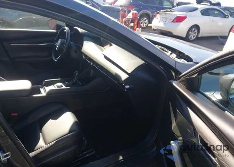 2019 Mazda Mazda3 Preferred Package z USA, uszkodzony, nr VIN JM1BPAMM2K1141396